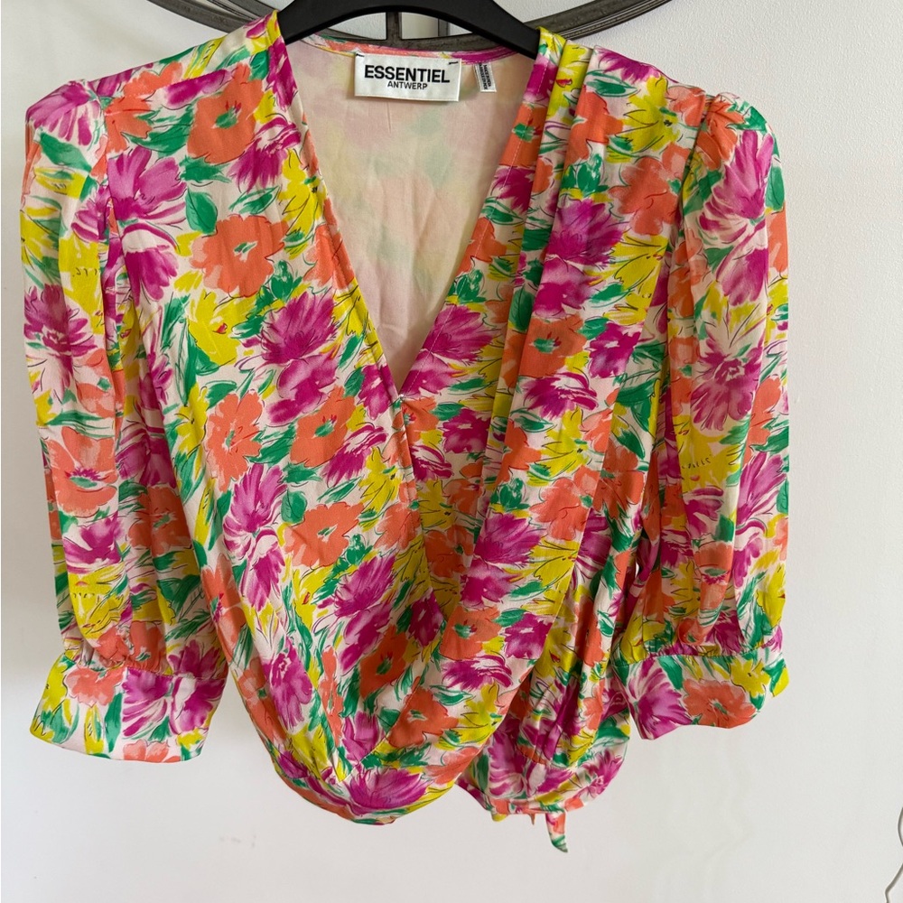 ESSENTIEL ANTWERP
Wariah Wrap Top Women's Floral Wrap Top - Multicolor